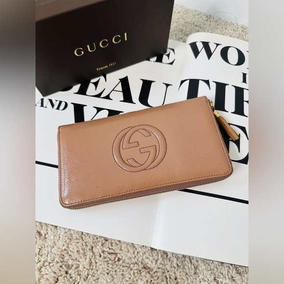 Authentic Gucci Taupe Patent Leather XL Organizer Wallet - Picture 2 of 11